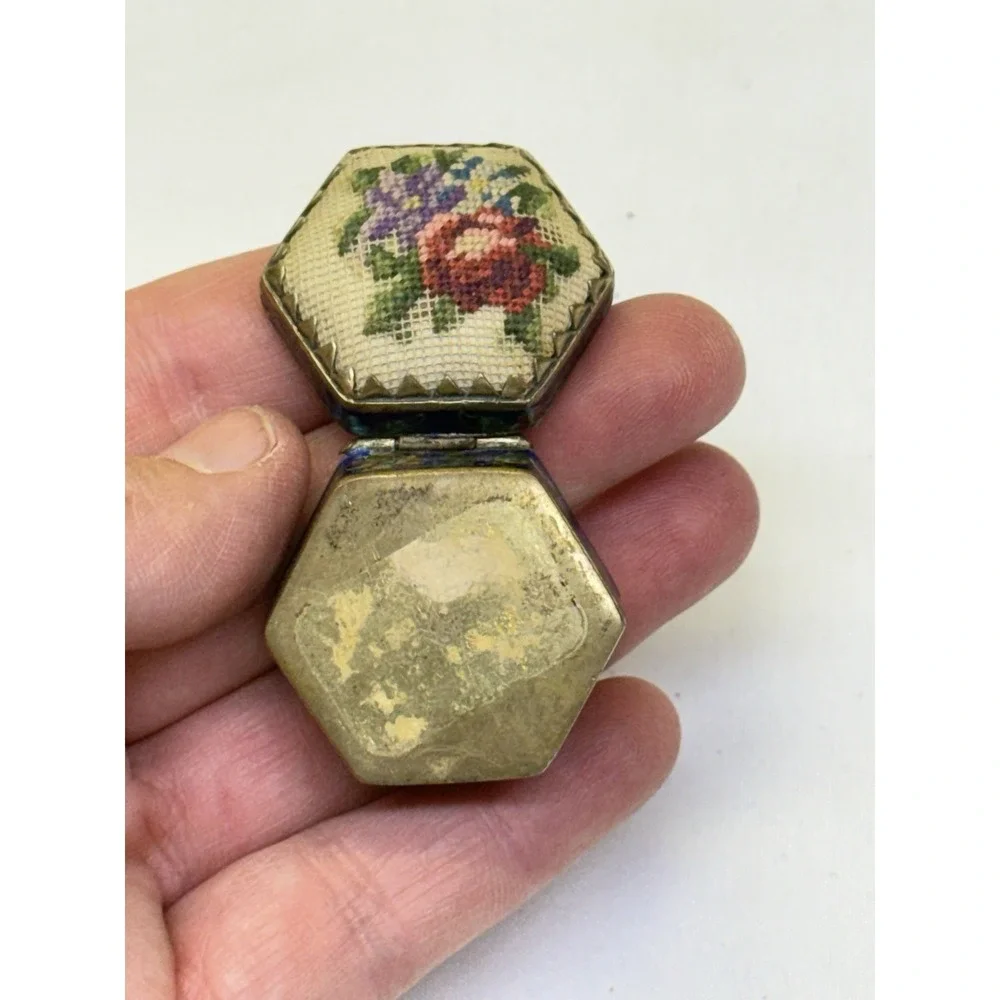 VTG Trinket Pill Gift Box Needlepoint Petti Point Cloisonne Hexagon Brass Box
